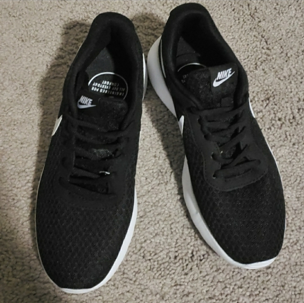 Nike Kaishi